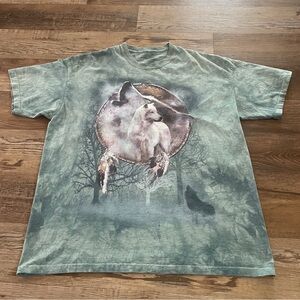 The Mountain white Wolf dreamcatcher green tshirt XL